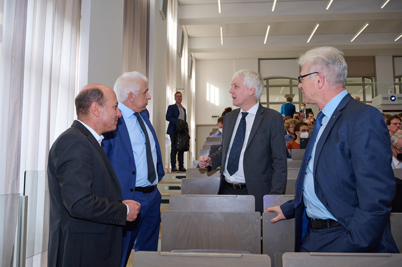 %_tempFileName50-Jahre-Informatik_041%