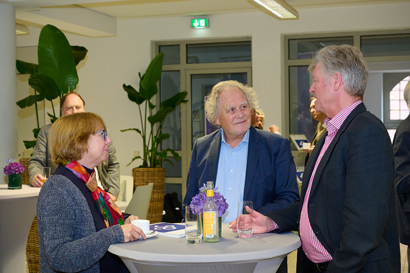 %_tempFileName50-Jahre-Informatik_255%