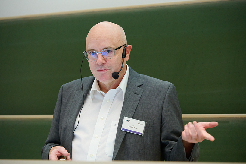 %_tempFileName50-Jahre-Informatik_287%