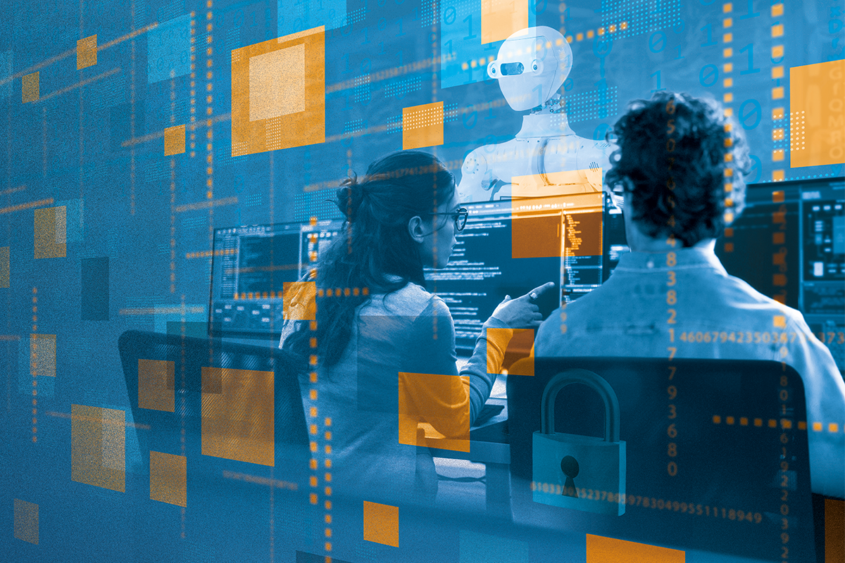 Zwei Personen programmieren vor Computern mit einer Roboterfigur und digitalen Sicherheitssymbolen.