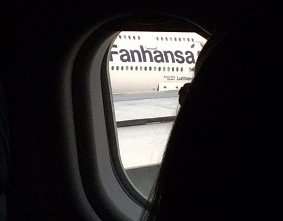 der Fanhansa-Flieger als gutes Omen