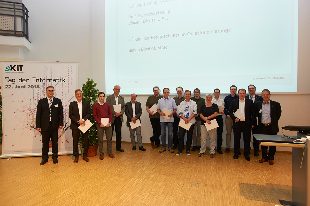 %_tempFileNameTag_der%20Informatik_2018_047%