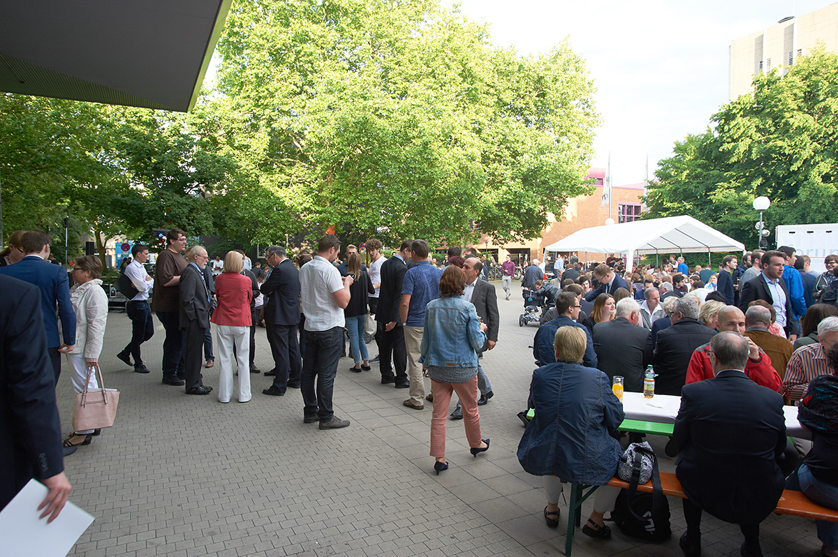 %_tempFileNameTag_der%20Informatik_2018_137%